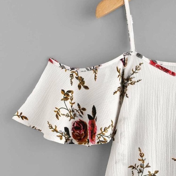 5️⃣/$1️⃣5️⃣ Floral Off the Shoulders Top - Picture 3 of 6